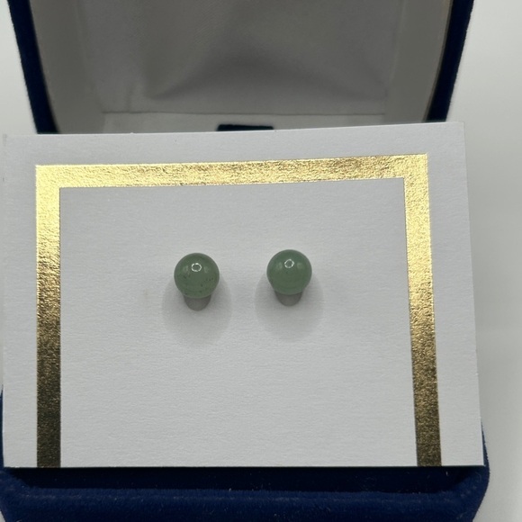Jewelry - Vintage Green Stud Earrings​​​​